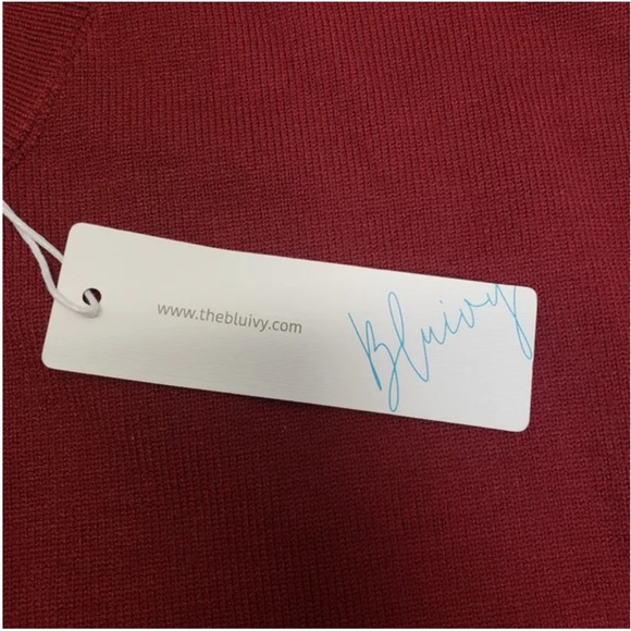 Bluivy Oversized Crewneck Sweater In Berry Red Size
S/M Beyoncé’s Brand - Picture 4 of 4